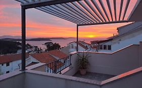 BenJak Apartments